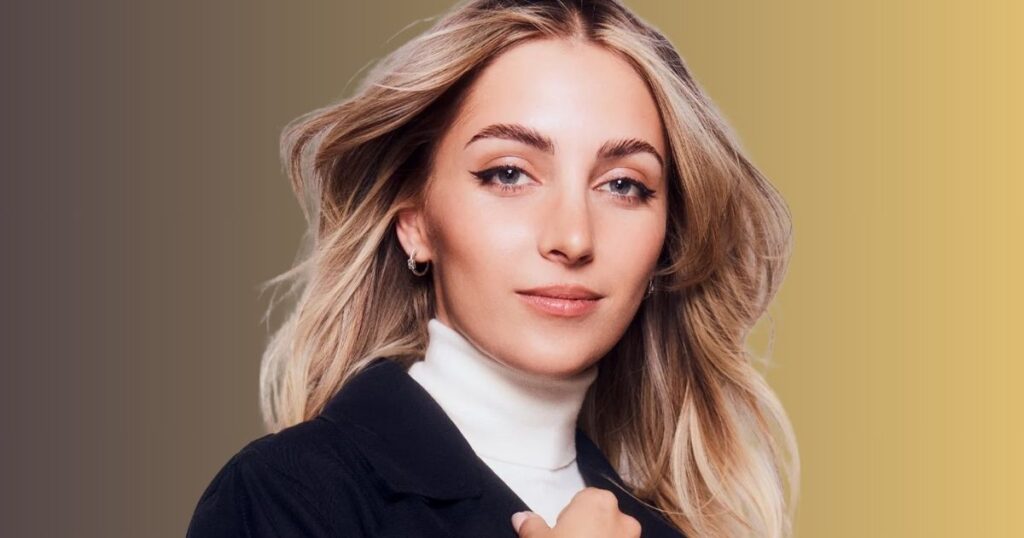 Emelia Hartford Net Worth